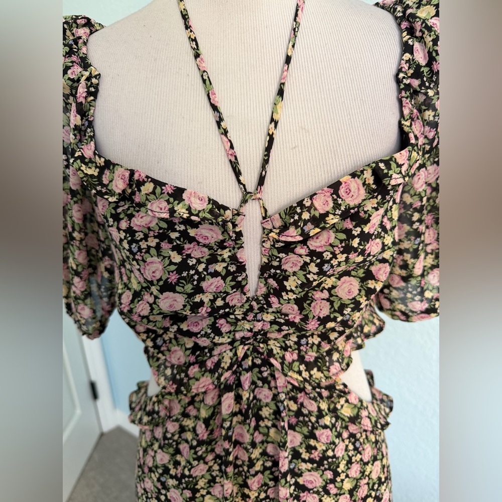 Astr Floral Black Maxi Dress with Pink Bouquet Print Puff Sleeves Cut Out M - Picture 5 of 9